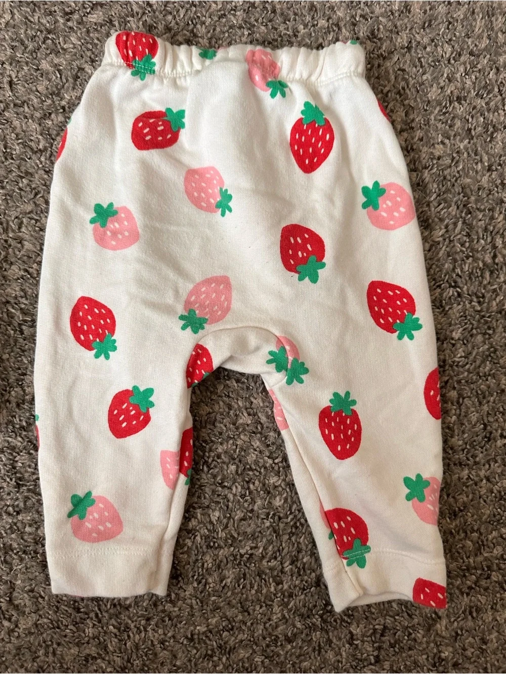Old Navy Cream Kids Sweatshirt & Pants Set with Red and Pink Strawberry Print